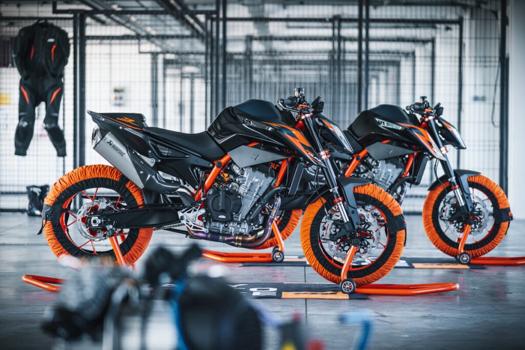 KTM 890 Duke R