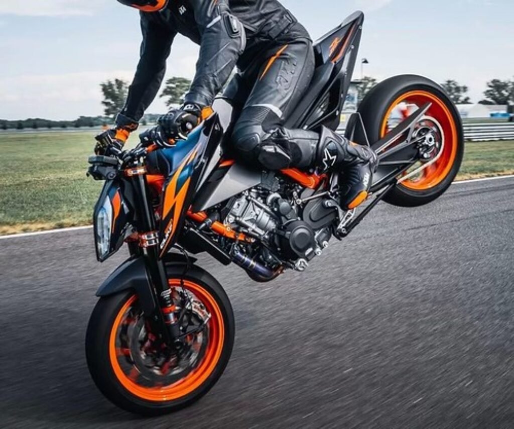 KTM 890 Duke R